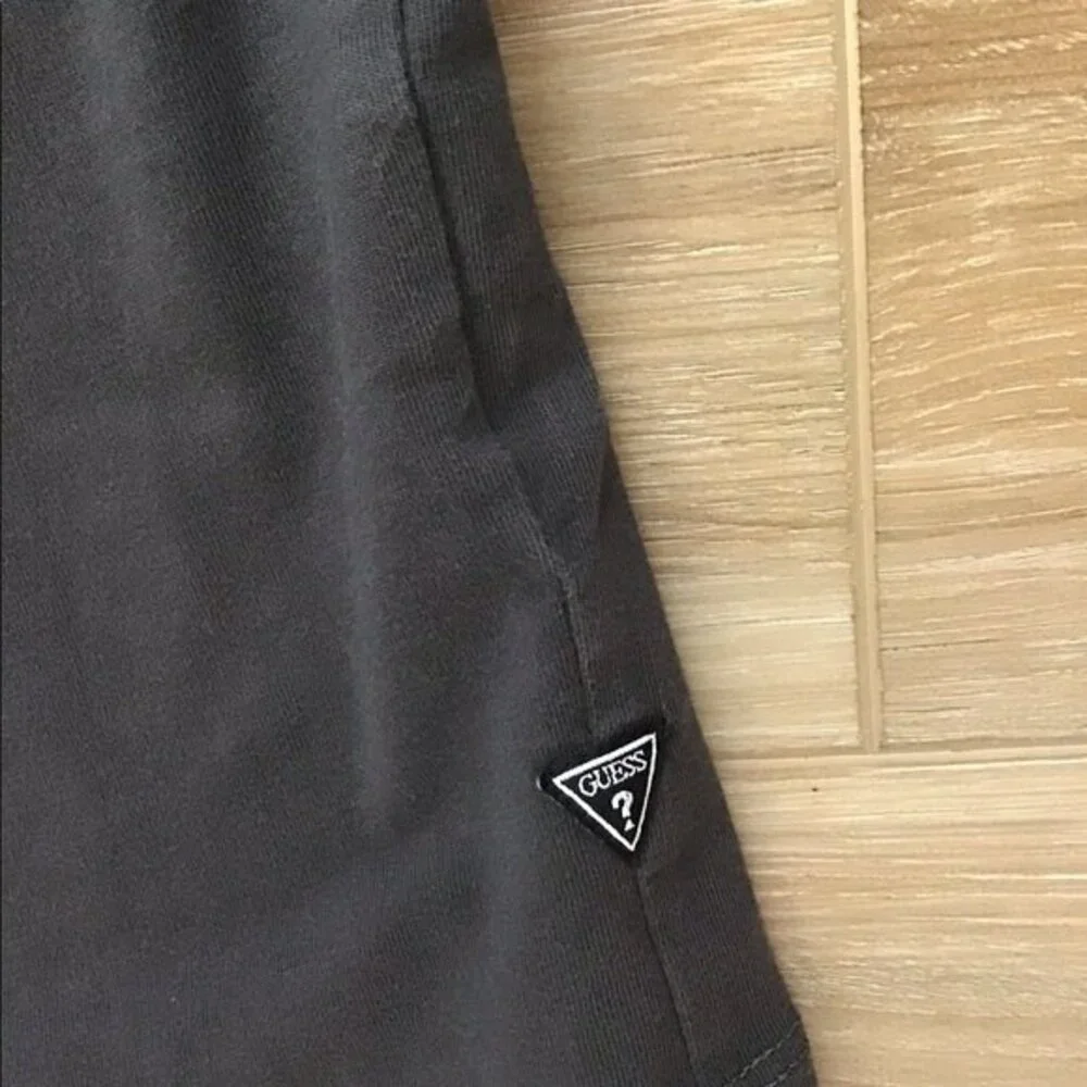 Guess Tiger Graphic Tee XL - Picture 4 of 5
